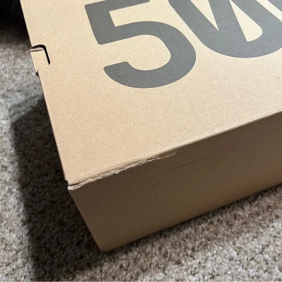 adidas | Yeezy 500 Blush - Picture 12 of 16